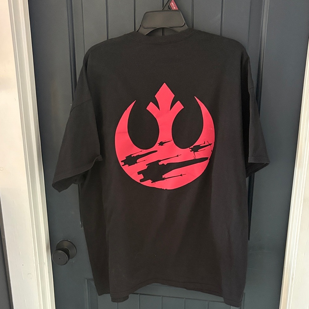 Star Wars rebellion symbol with X wings Gildan Black Tee with Red Emblem